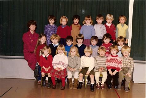 Photo De Classe Maternelles Petites Et Moyennes Sections De 1981 Ecole