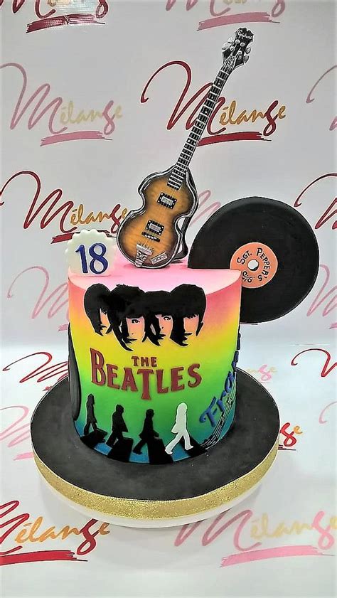 The Beatles Decorated Cake By Sonia PorcÚ Cakesdecor