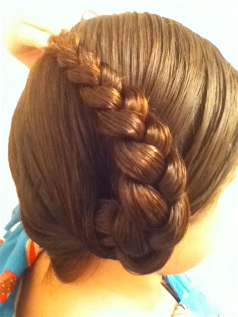 Browse photos of these cute hairstyles & find out how to recreate 34 absolutely cute haircuts & hairstyles to ogle right now. Cute hairstyle | Cute hairstyles, Hair styles, Hairstyle