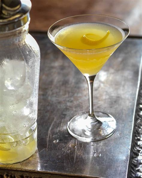To call something the bee's knees is to say that it's top notch and grand. Bee's Knees Cocktail Recipe | Leite's Culinaria