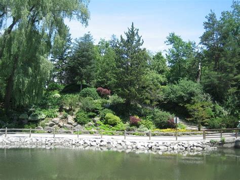 Visitors Guide To Edwards Gardens In Toronto