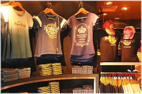 Singapore's flagship outlet opened in february 1990 in the trendy orchard road area and has been rocking ever since, hosting events from the asian. SUPERMENG MALAYA: Hard Rock Cafe, Singapore