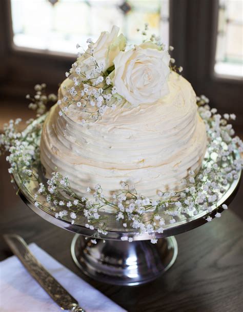 The beauty of an engagement cake lies in its beautiful sayings, wordings or quotes. DIY Wedding: How to make your own wedding cake | my wedding reviewed