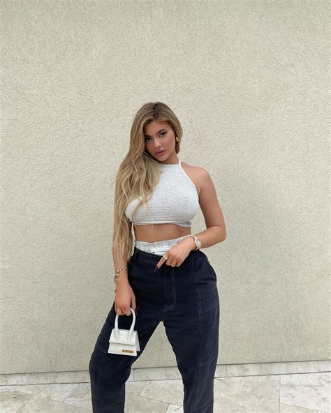 Kylie Jenner Braless 6 New Photos Thefappening