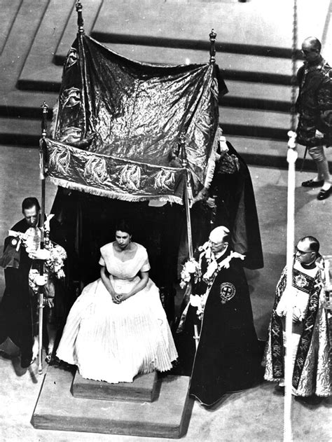 英国女王加冕65周年 回顾伊丽莎白二世加冕画面
