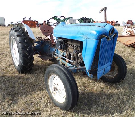 1962 Ford 2000 Tractor In Guthrie Ok Item Az9374 Sold Purple Wave