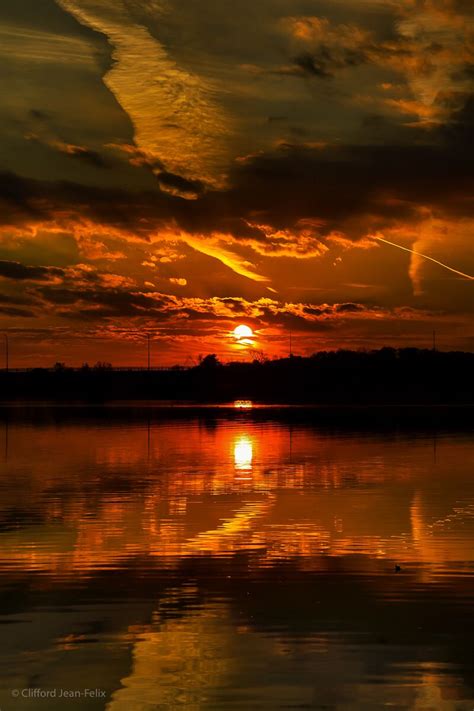 Amazing Reflection Sunset Iphone Wallpaper Night Sky Wallpaper 3d