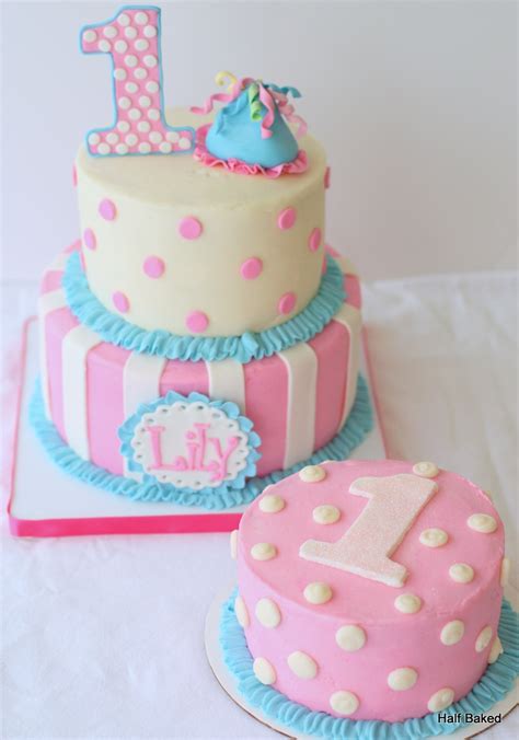See more ideas about 1st birthday cakes, birthday, cupcake cakes. First Birthday Cake Made To Match The Outfit Of The Party ...