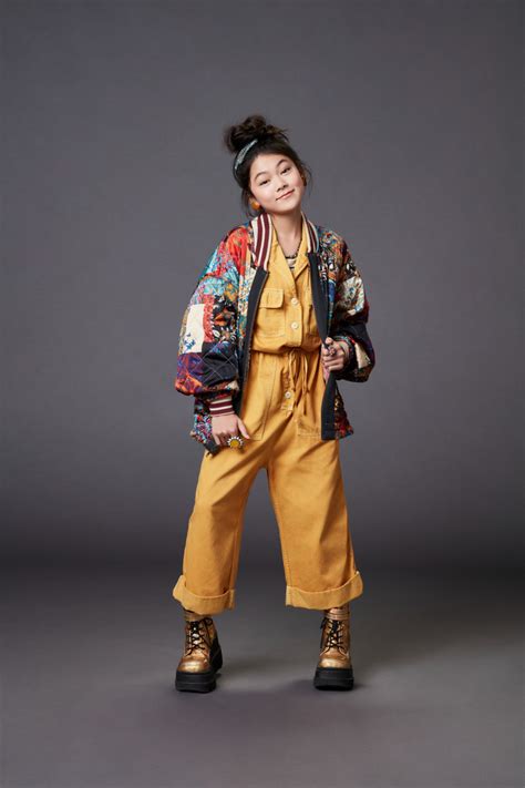 The Baby Sitters Club Star Momona Tamada On Claudia Kishi S Fashion