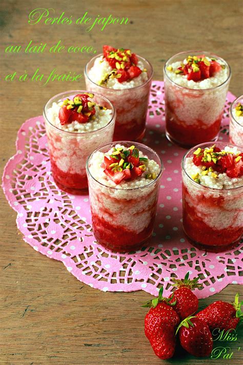 Verrines perles du japon au lait de coco marbrées à la fraise