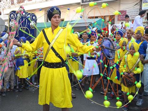 Gatka Once Part Of Fairs Now Diploma Course Hindustan Times