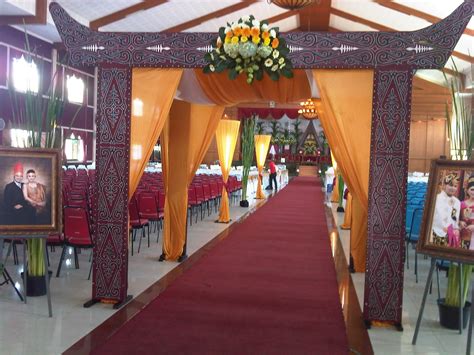 Dekorasi pelaminan adat dan nasional by vessa catering bridestory com. Dekorasi Pesta Pernikahan Adat Batak. ~ DEKORASI ...