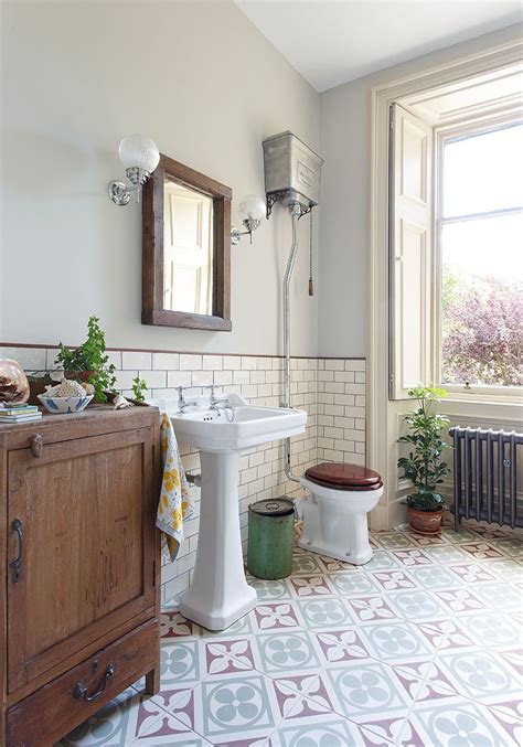 This contemporary master bath is elegant and inviting with an airy, sandy tile backsplash, blonde double vanity and. Traditional bathroom ideas: 19 ways to create a period ...