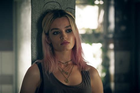 Sex Education Star Emma Mackey Knows She Looks Like Margot Robbie