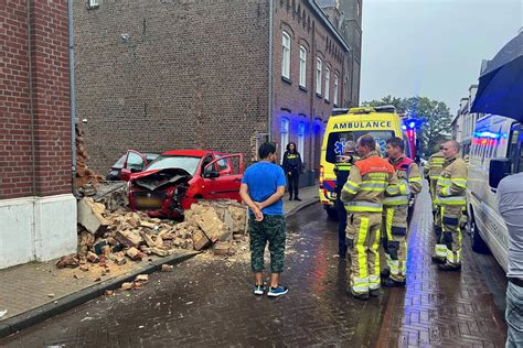 Grote Schade Aan Muur Door Bezorgauto Heigank In Landgraaf