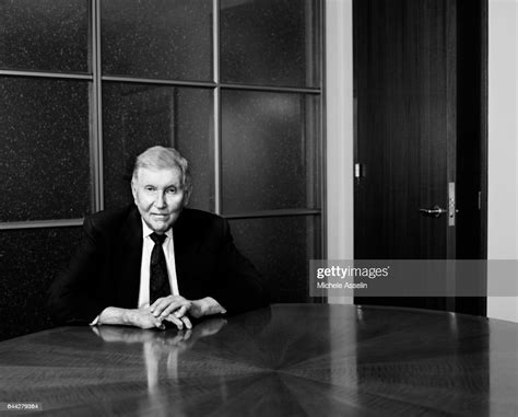 Viacom Chairman And Ceo Sumner Redstone Is Photographed At A News Photo Getty Images