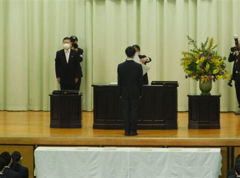 Apr 17, 2021 · 松本秀峰中等教育学校は、長野県松本市にある6年間完全一貫教育の中等教育学校です。 卒業式｜学校法人松商学園 松商学園高等学校