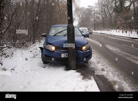 Car Crash Accident In Winter Snow London Uk England Stock Photo Alamy