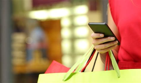 50 Of Adults Shop On Smartphones While Browsing A Store Venturebeat