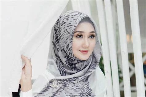 tutorial hijab segi empat simple elegan satu trik
