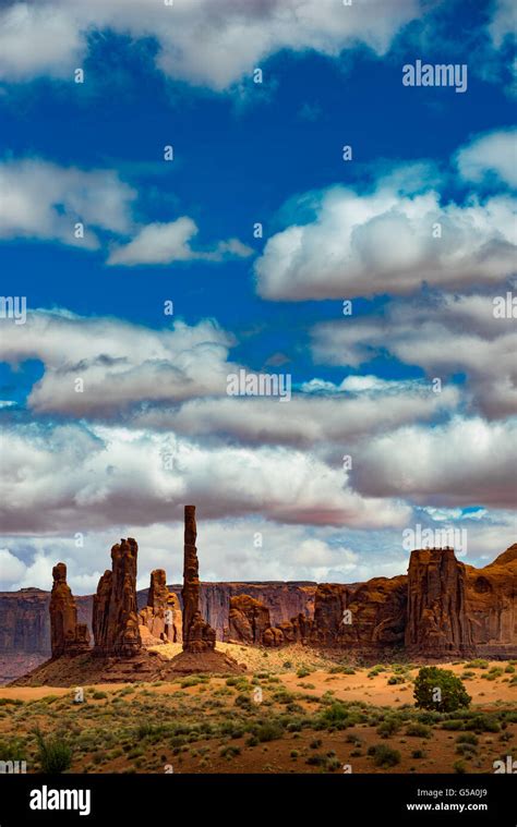 Totem Pole Pillar Rock Spire Monument Valley Arizona Usa Stock Photo