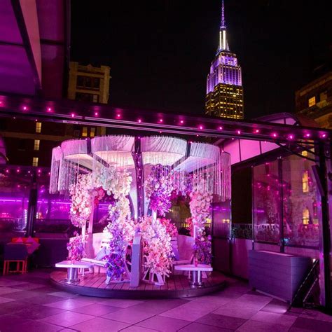 Magic Hour Rooftop Bar And Lounge Restaurant New York Ny Opentable