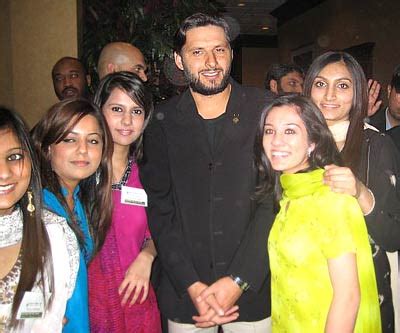 Shahid afridi wife daughters brother parents cousin and friends complete documentary afridi, shahid afridi wife, shahid afridi family, shahid afridi father, shahid afridi brothers. shahid afridi | shahid afridi pics | shahid afridi family ...
