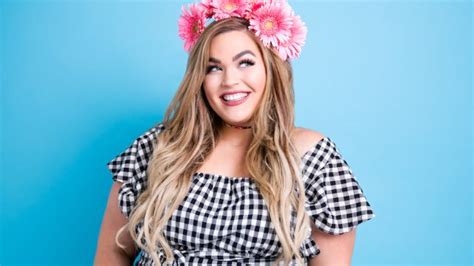 Body Positive Influencer Loey Lane Launches Skin Care Linehellogiggles