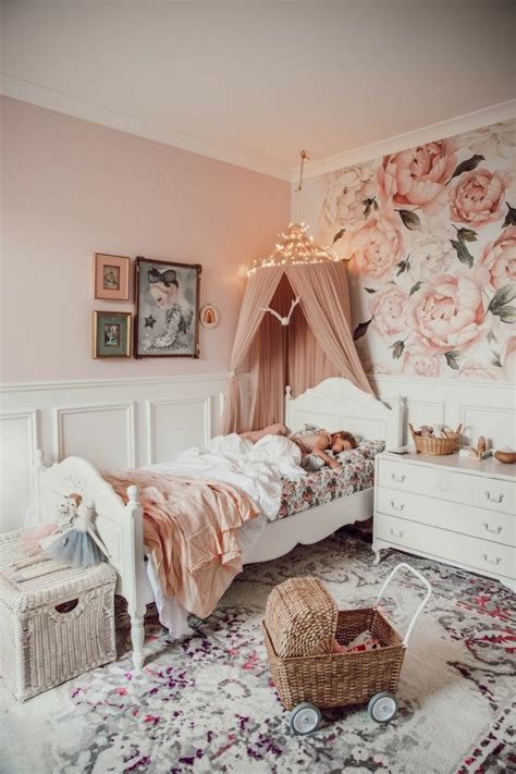 Seiring dengan personaliti anak gadis, bilik tidur mereka juga perlu dihias lebih feminin dan lembut. 49 contoh dekorasi bilik tidur anak perempuan yang memang ...