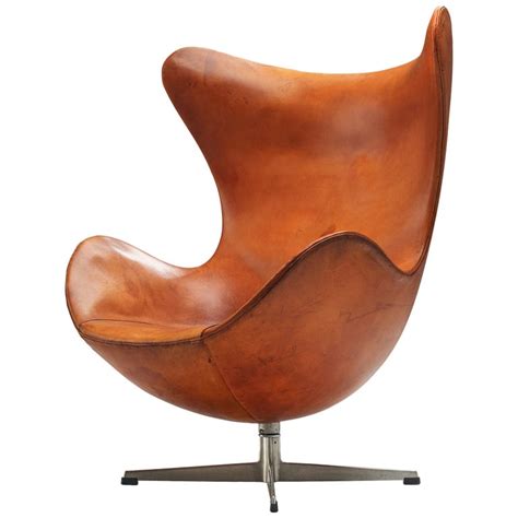Explore a wide variety of choices, paths and endings. Early Edition of the Egg Chair by Arne Jacobsen For Sale ...