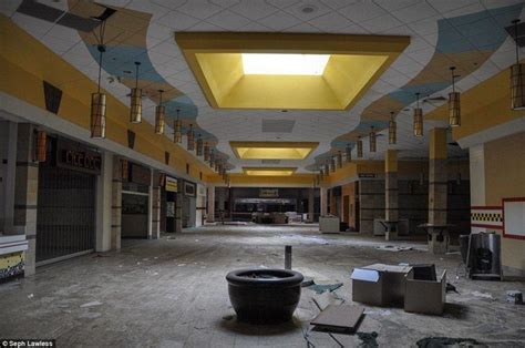 Abandoned Malls In America 20 Images Of Economic Collapse In Action