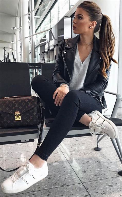 25 best airport style winter outfits to copy to your next flight cute fall outfits jacket outfits