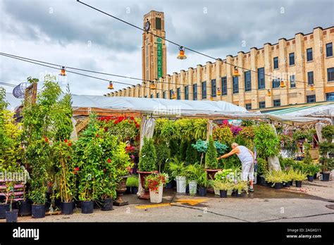 Outdoor Flower Shop Hi Res Stock Photography And Images Alamy