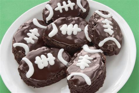 S118 football oreo cookie chocolate candy soap mold with instructions. Tantalizing Tailgating Party Ideas to Put You in the Game ...