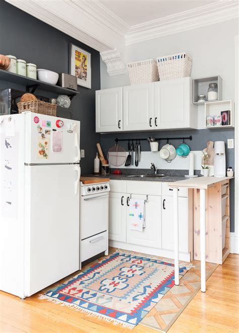 Here are quick and easy kitchen renovation ideas in small kitchen renovating project, you need to have well planned ideas in order to not only to achieve such purpose with the finest result, but. 35 Best Small Kitchen Design Ideas - Decorating Small ...