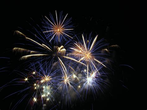B) in the list of file extension look for jpeg files and make sure that you have program associated with it like windows photo gallery. File:Feuerwerk 1.JPG - Wikimedia Commons