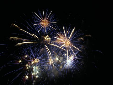 Merge jpg files, combine multiple jpg files into one jpg file. File:Feuerwerk 1.JPG - Wikimedia Commons