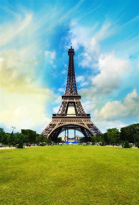 5x7ft Eiffel Tower With Grass Backdrops For Photogrpahy Background