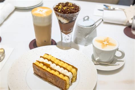 Le Café V Tokyo Luxurious Louis Vuitton Cafe At Ginza With Cakes