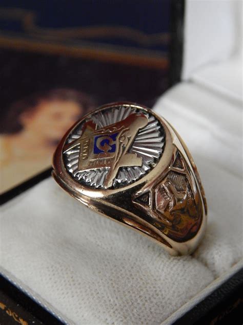 Heavy Solid 10k Gold Masonic Starburst Ring