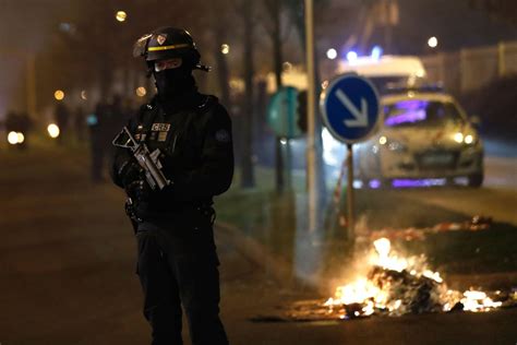 Paris Riots Fuel French Presidential Campaign Rhetoric Wsj
