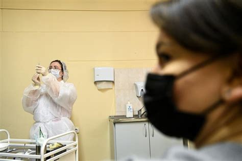 Yui mok pa wire dpa yui mok pa wire dpa). Coronavirus | Moscú, capital de Rusia, abre docenas de centros de vacunación contra el COVID-19 ...