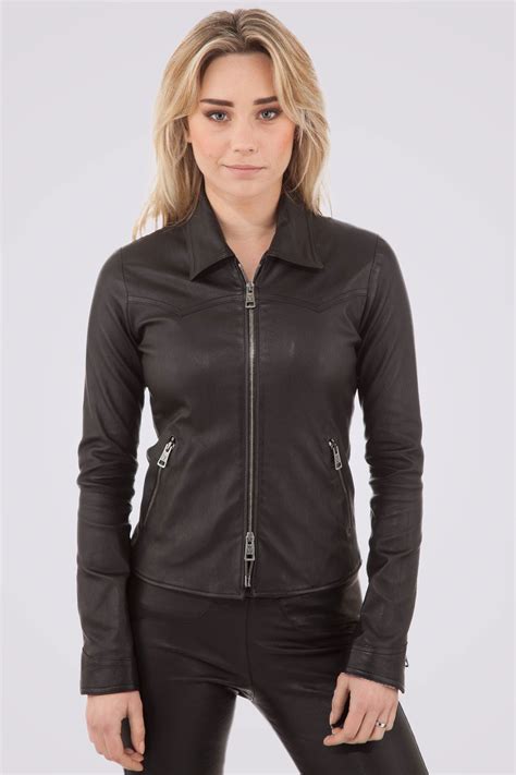 Maybe you would like to learn more about one of these? Blouson en cuir d'agneau plongé stretch noir, Ventcouvert ...