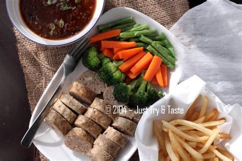 Olah dengan aneka resep kentang rebus favoritmu. Galantine Daging Sapi & Ayam dengan Sayuran Rebus dan Kentang Goreng | Just Try & Taste
