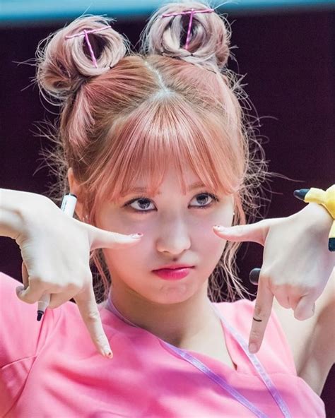 He is also half as old as their dad. Épinglé par Rebekah Ashley sur Kpop Hair | Idole, Athée