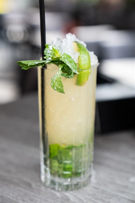 How To Make A Classic Mojito At Home The Fizzy Way