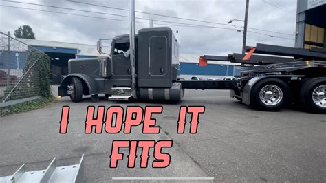 Stretched 2022 389 Peterbilt Backing Into Tight Seattle Shop With Front