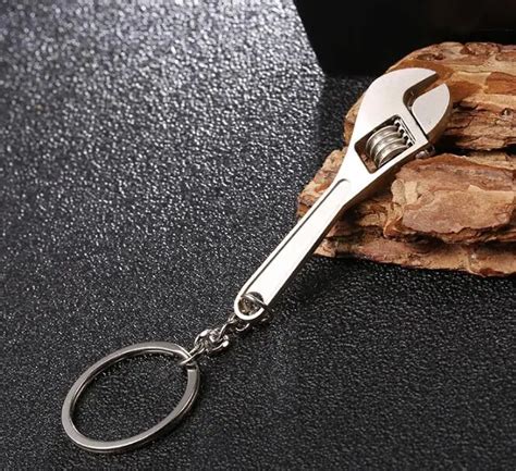 Metal Adjustable Wrench Keychain Creative Simulation Wrench Small T
