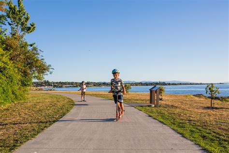 Great Lake Walkway Lions Walk Taupo Nz Lets Be Explorers