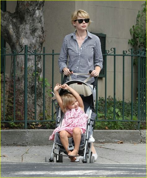 Matilda Ledger Gets Stroller Spunky Photo 1355331 Photos Just Jared Celebrity News And